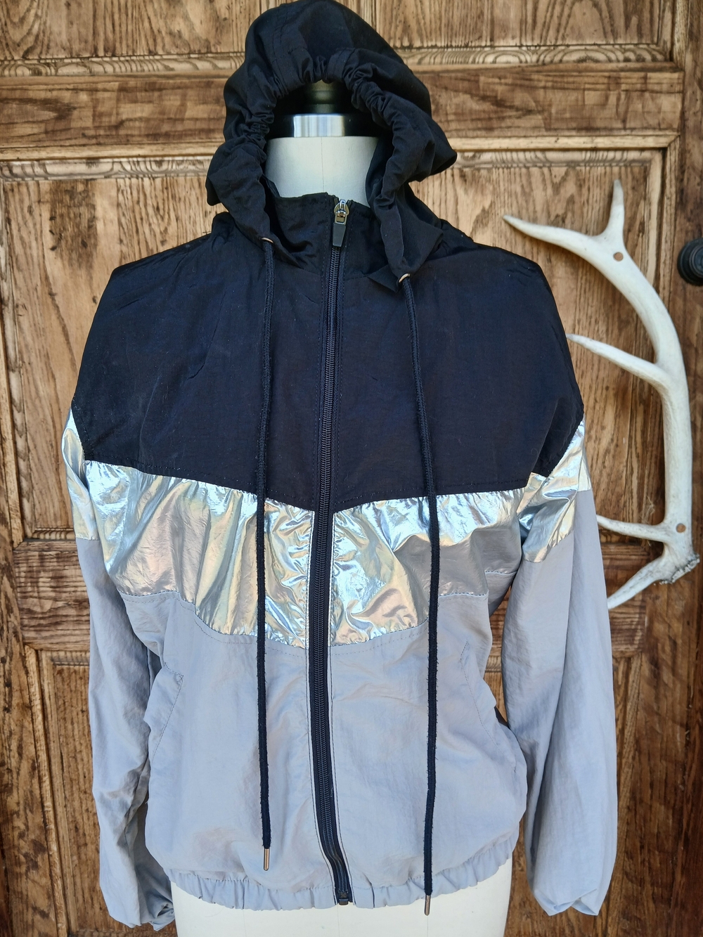 Ashley Sunrise Collection lightweight colorblock windbreaker jacket Small